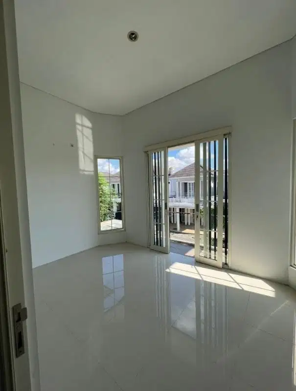 Dijual Rumah Mewah di Suhat dekat Polinema, UB, dan Patung pesawat