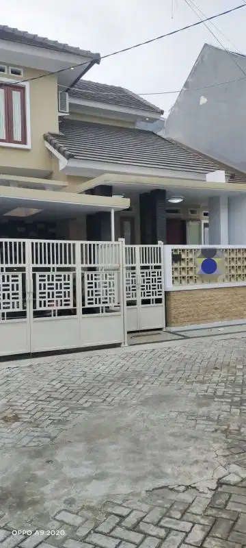 Rumah cantik dua lantai di bendungan sigura gura dekat UB UIN