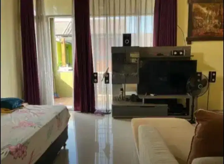 Dijual Cepat Harga Murah Rumah 3 lantai di permata Jingga