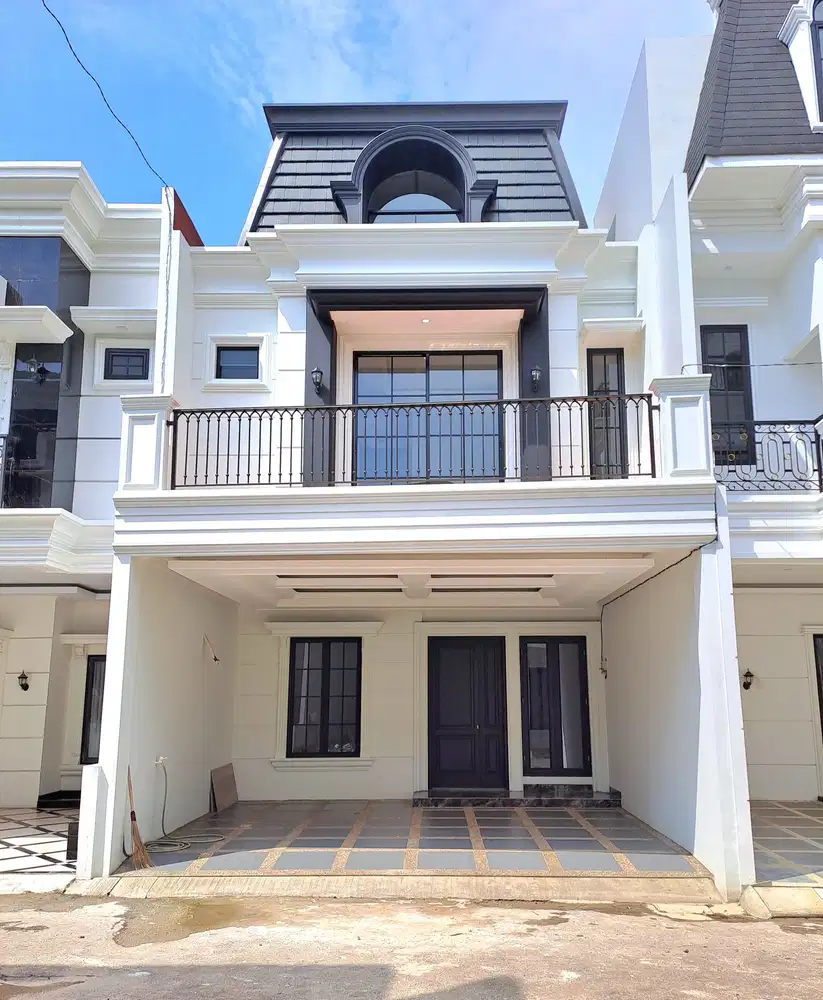Dijual Rumah American Classic Plus RoofTop  Siap Huni Di Jagakarsa