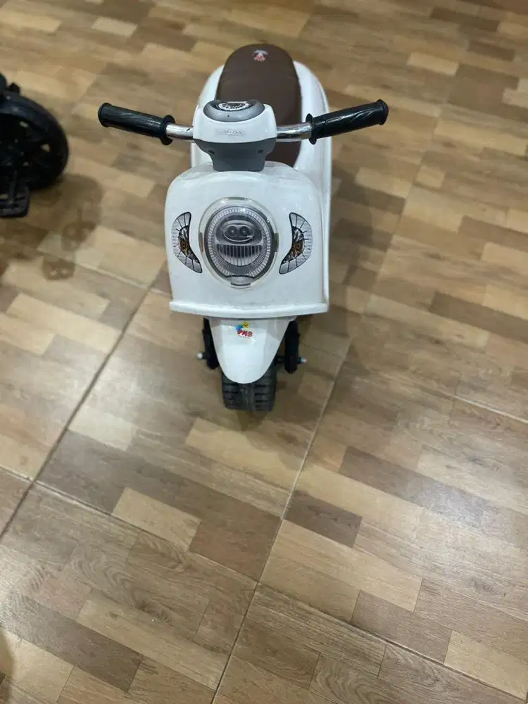 Proved sepeda motor vespa anak