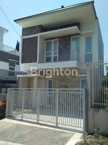 RUMAH VILLA CANTIK 2 LANTAI DI KAWASAN PEGUNUNGAN