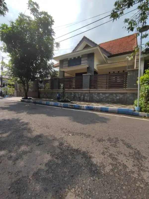 Dijual Rumah Mewah di Poros Sawojajar Dekat UM