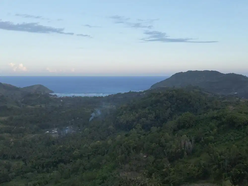 Tanah di Areguling pinggir jalan view laut