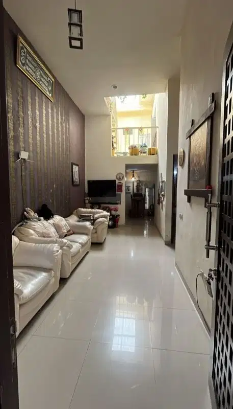 Dijual murah rumah minimalis 2,5 Lantai di Permata Jingga