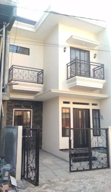 Rumah Estetik 2 Lantai di Suhat Dekat UB