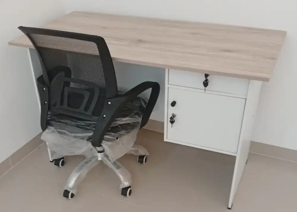 MEJA KERJA / KANTOR + KURSI KERJA / KANTOR BARU COD