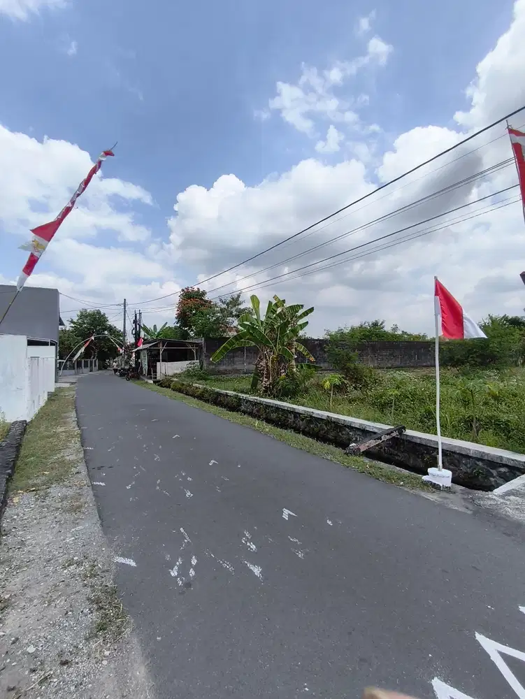 Nempel pasar Stan maguwoharjo,JUAL BU Tanah Pekarangan Luas 529m2 SHM