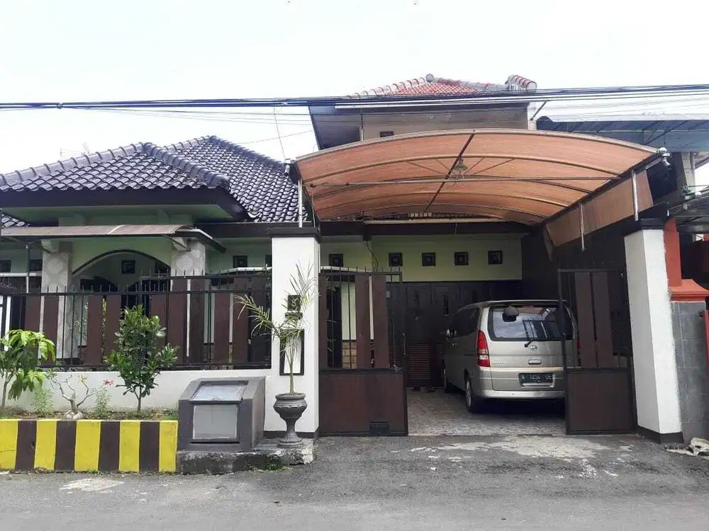 Rumah Mewah Lokasi Nyaman Perumahan Papa Papa Dekat Suhat