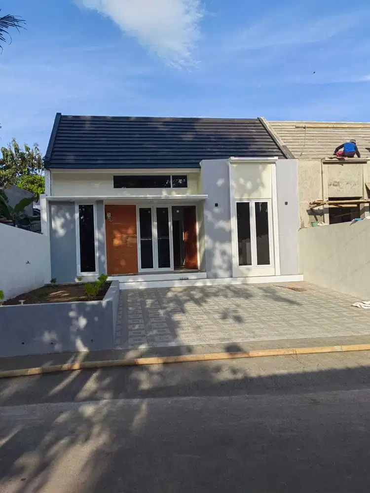 RUMAH BARU  SIAP HUNI DEKAT RS AT-TUROTS SEYEGAN