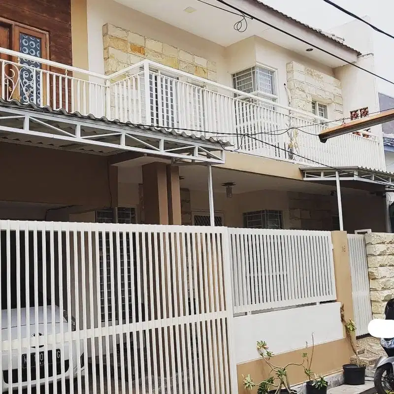 !BANTING HARGA!Rumah 2 Lantai diPerum Pepelegi Indah Waru SDA.