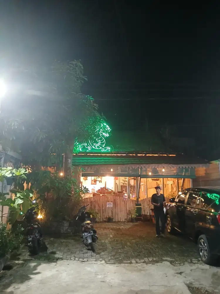 Resto Aktif Lokasi Strategis di Area Klayatan Sukun