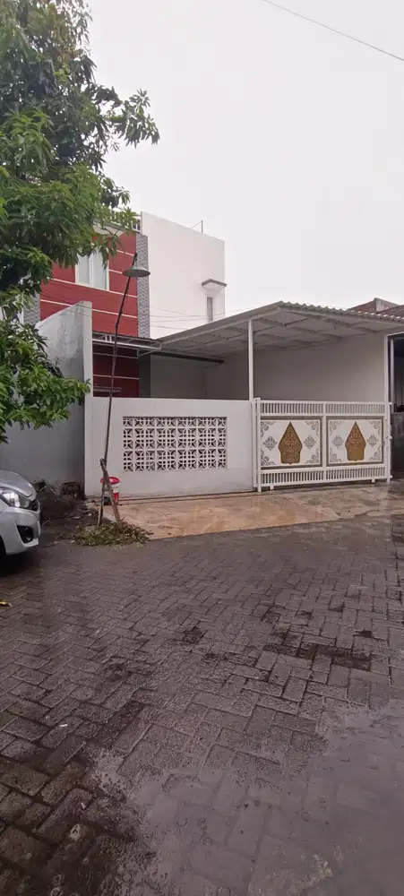 Dijual rumah 3 lantai gedangan paling murah