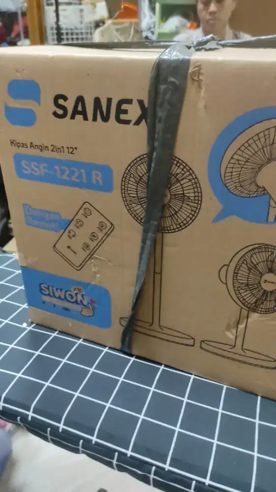 Kipas angin berdiri ada Remote