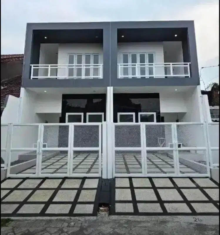 ‼️BARU SISA 1 UNIT‼️Rumah 2 Lantai Siap Huni diTenggilis Permai SBY.