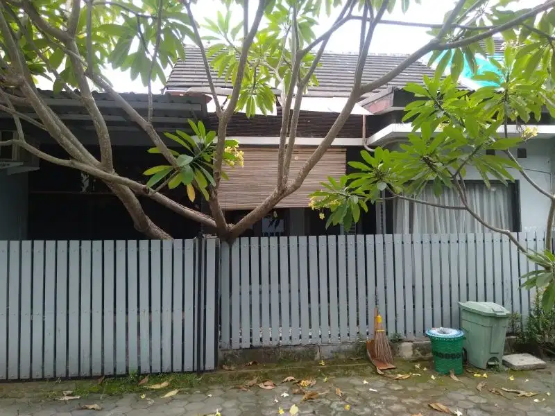 Dalam Perumahan One Gate Dekat Kampus UIN