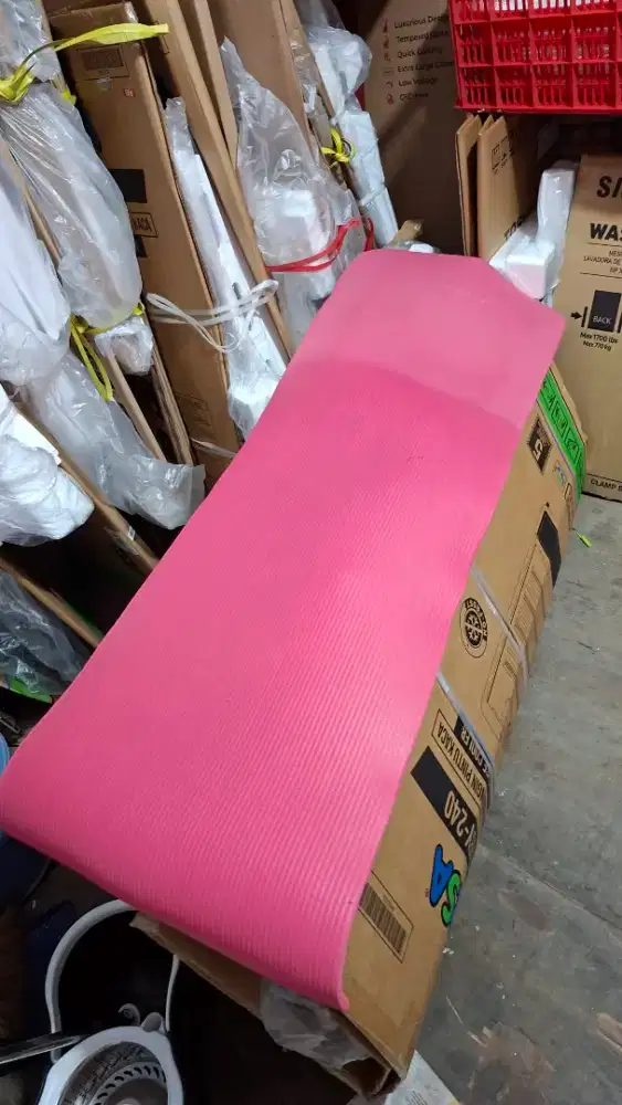 MATRAS YOGA PINK HAPPY 60*180 mm BEKAS