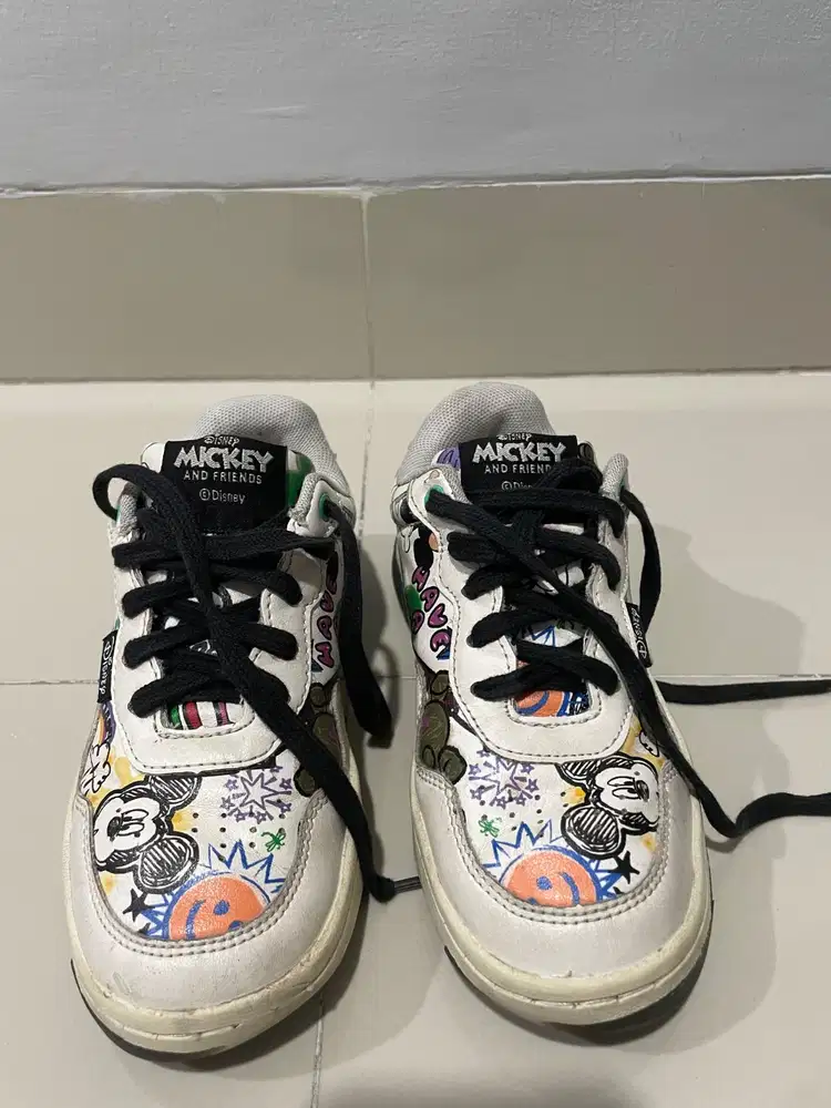 PRELOVED SEPATU ANAK ZARA