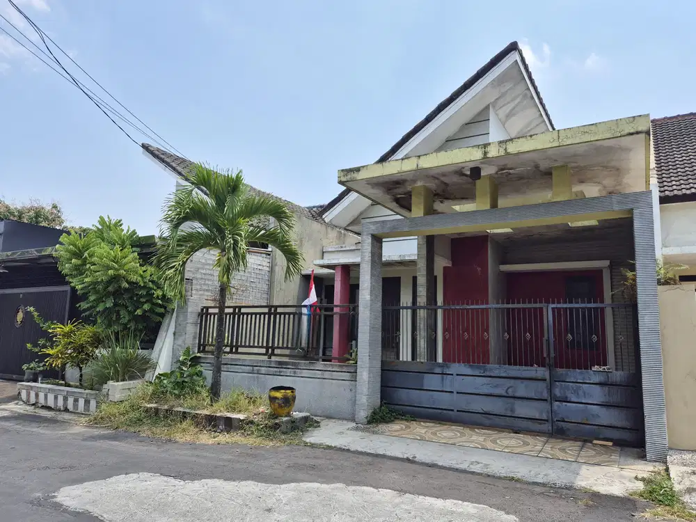 Rumah Hunian Luas 180 m2 di Perumahan Borobudur Agung Suhat