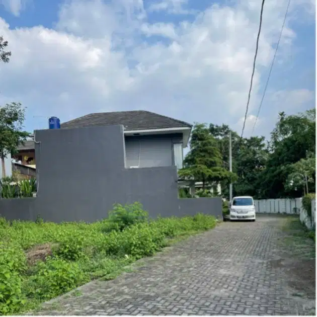 Tanah Dalam Perumahan,Samping GREEN HILLS Jakal Km9