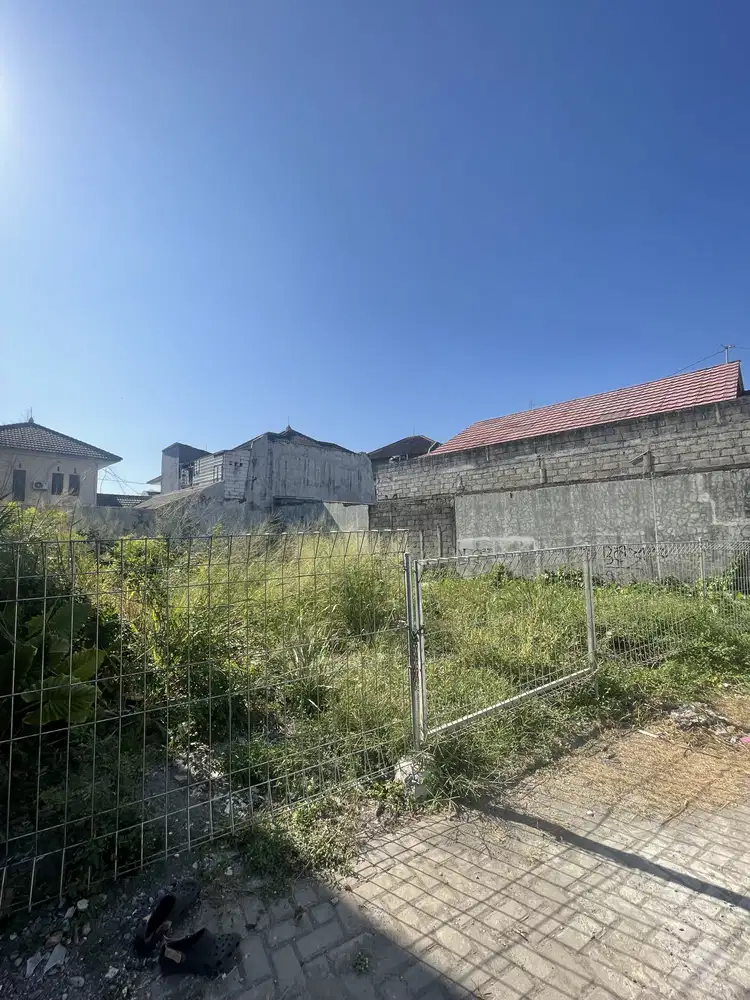 Tanah pekarangan hak milik di utara tiyasan condong catur