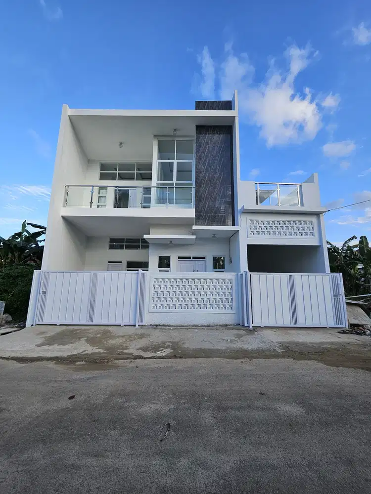 DI JUAL RUMAH MEWAH DUA LANTAI ,ALAM MULIA RAJA BASA BANDAR  LAMPUNG