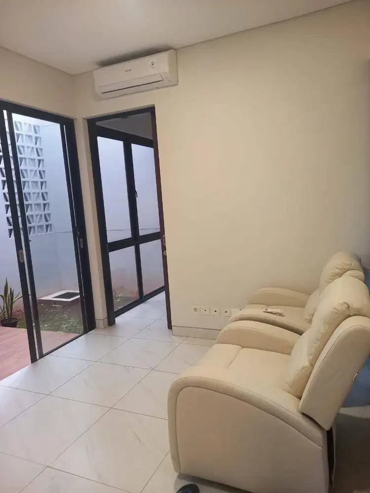 Dijual Rumah masih baru, Furnish dan Siap Huni di Kota Wisata Cibubur
