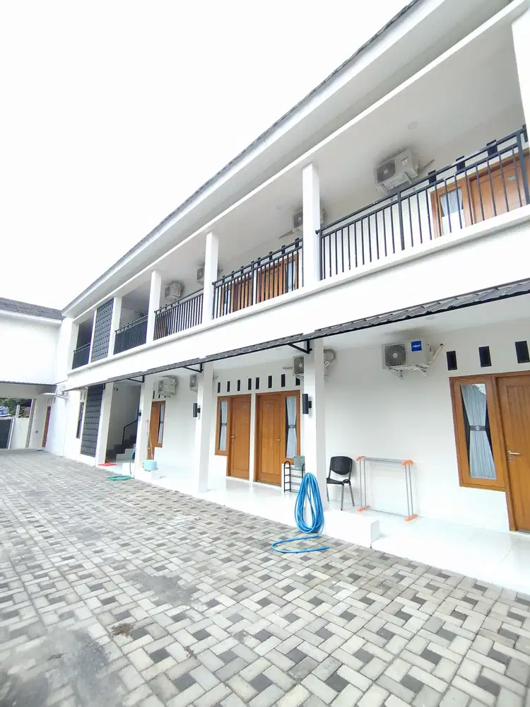 Butuh Uang, Jual Kos 11 kamar dan Rumah homestay Maguwoharjo JOGJA