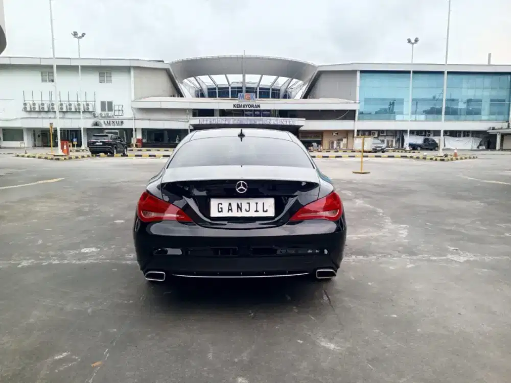 Mercy CLA 200 Hitam 2014