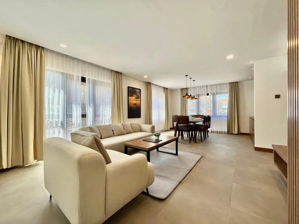 Stylish 2 Bedroom Low-rise Apartment - Fully Furnished