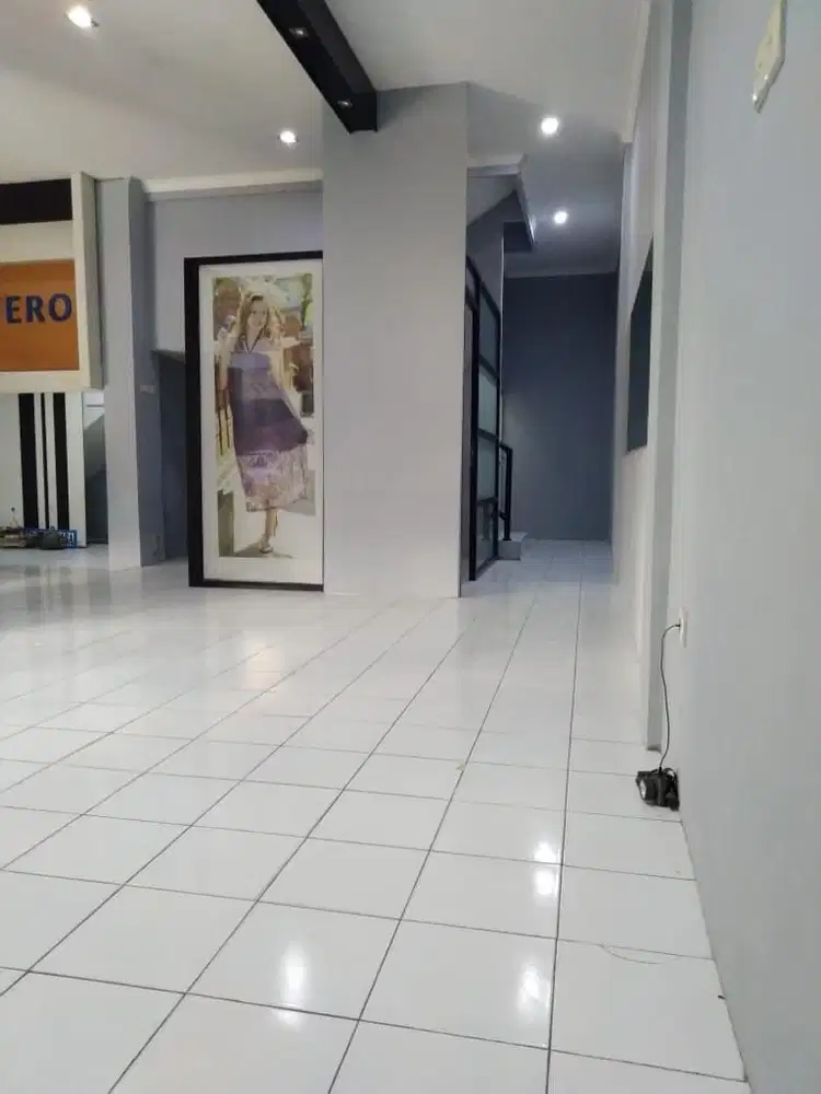 Ruko Di Perkantoran Royal Palace Supomo Jakarta Selatan (YA)