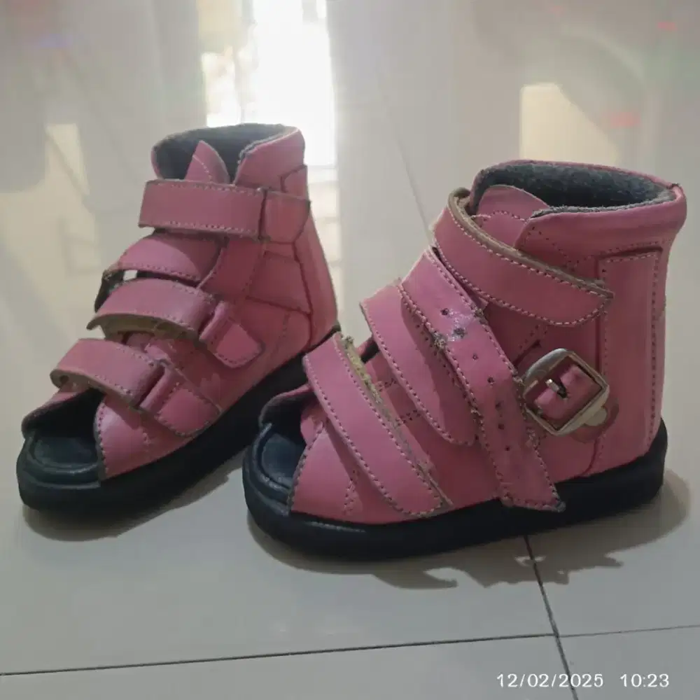 Sepatu koreksi ortopedi kaki datar /flat foot