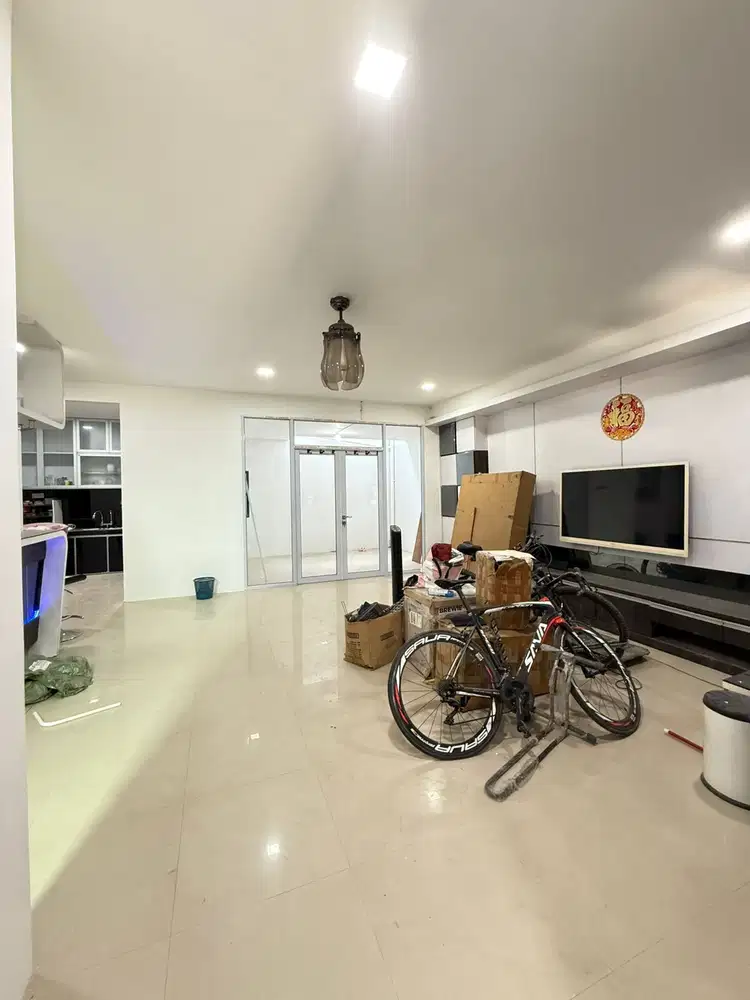 DIJUAL RUMAH ANGGREK MAS 1 SIAP HUNI 2 LANTAI CAKEP