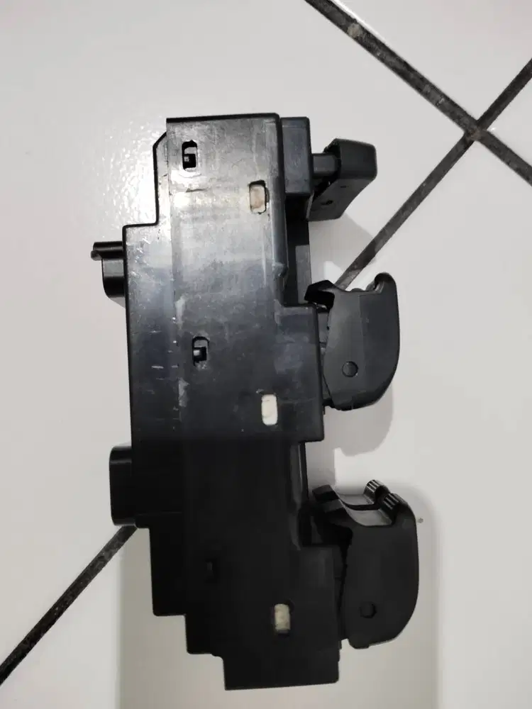 Switch Power Windows Xenia Avanza