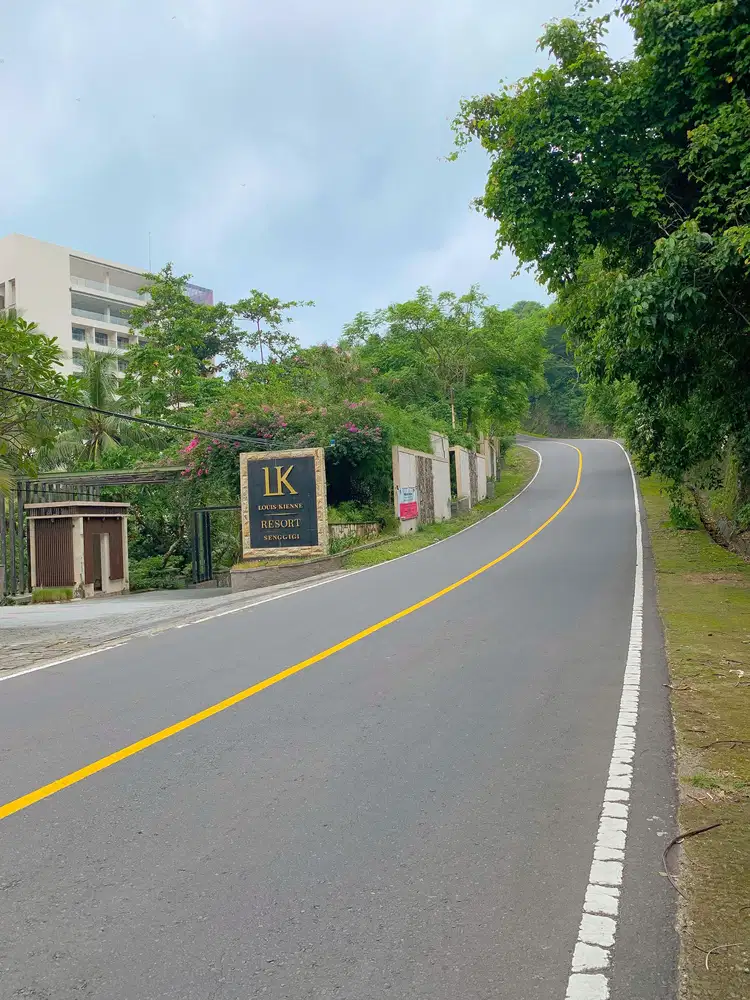 Tanah pinggir jalan Raya Malimbu dekat Senggigi