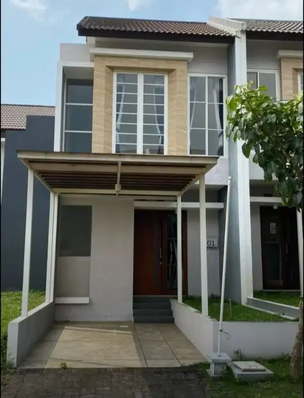 Rumah Dua Lantai Di Araya Malang