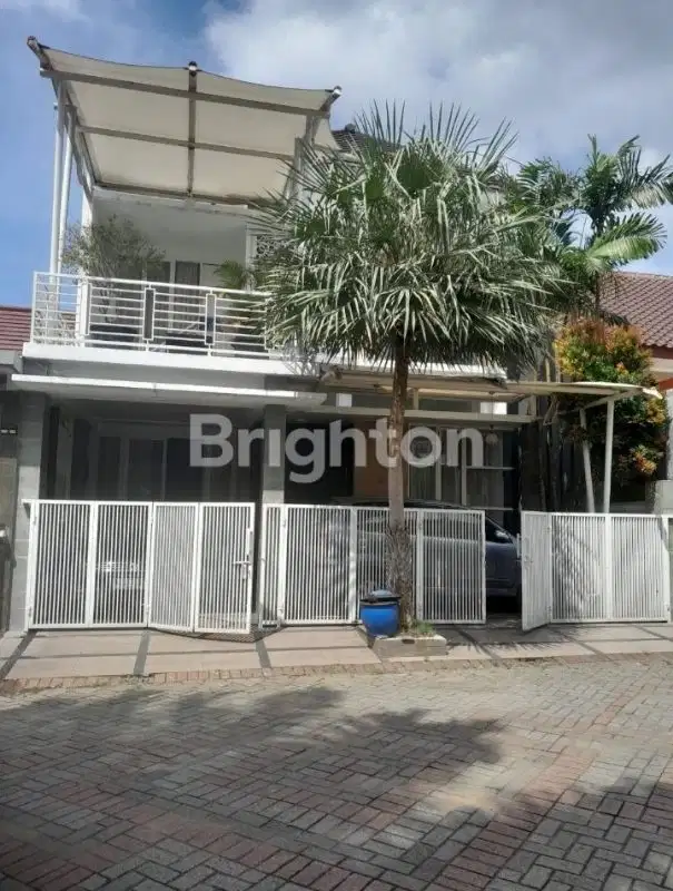 Dijual Rumah Dua Lantai di Permata Jingga Dekat UB dan Polinema