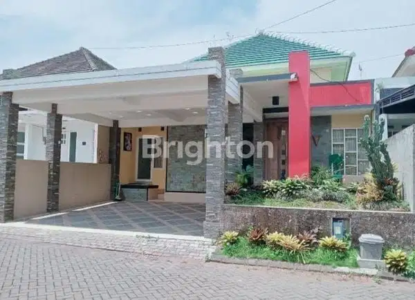 Rumah cantik minimalis di perumahan tasikmadu malang