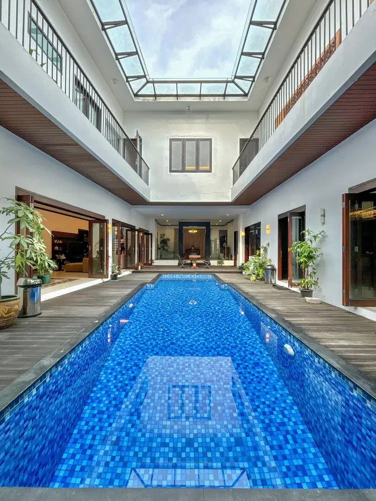 Rumah 2 Lantai di Kemang, Jakarta Selatan