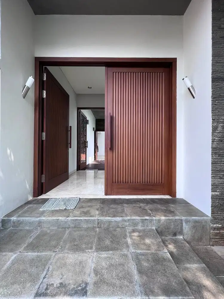 Rumah 2 Lantai di Kemang, Jakarta Selatan
