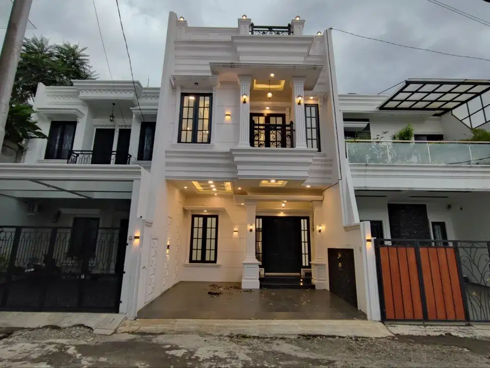 Rumah Ready Classic Elegan Rooftop Di Lokasi Asri Dan Tenang Jaksel
