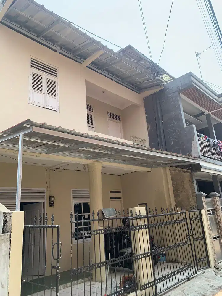 Rumah murah, dua lantai tiga kamar Ciomas Pagelaran Bogor