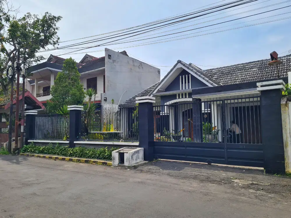 Rumah Bagus Siap Huni Area Perumahan Papa Papa Dekat Suhat