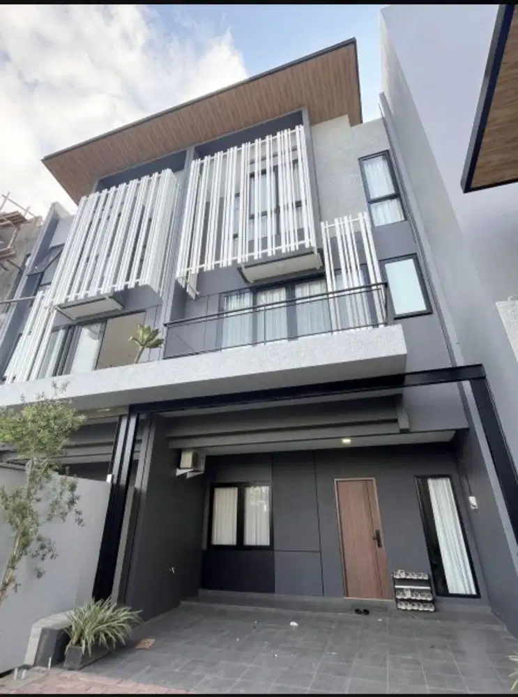 Rumah 3 lantai plus Rooftop di Jakarta Selatan Jagakarsa Signature