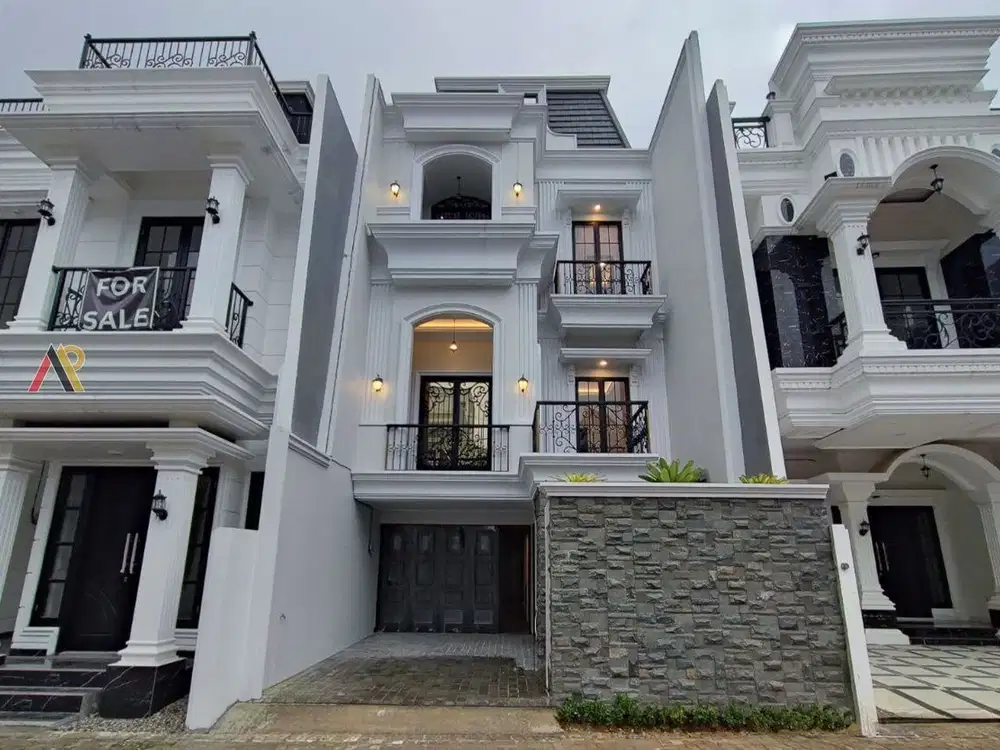 Rumah Mewah 3 Lantai Dekat Tol Desari Jagakarsa Jakarta Selatan