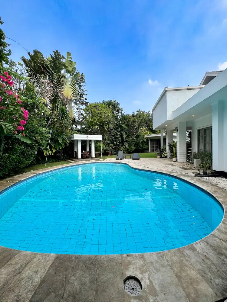 Rumah 2 Lantai di Pejaten Barat, Jakarta Selatan