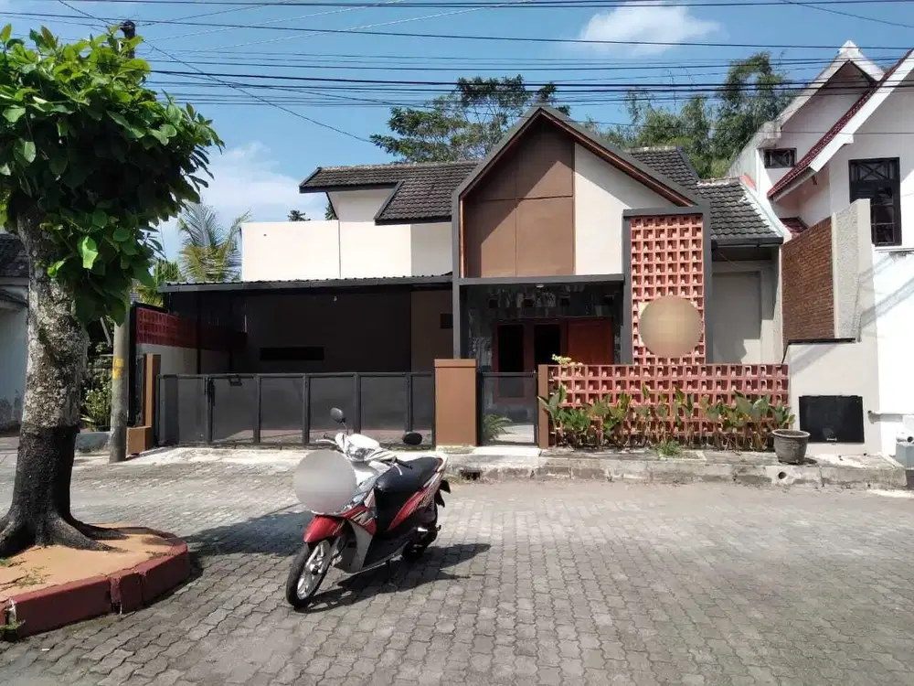 Hunian Luas Dalam Perumahan One Gate Dekat Jakal KM 13