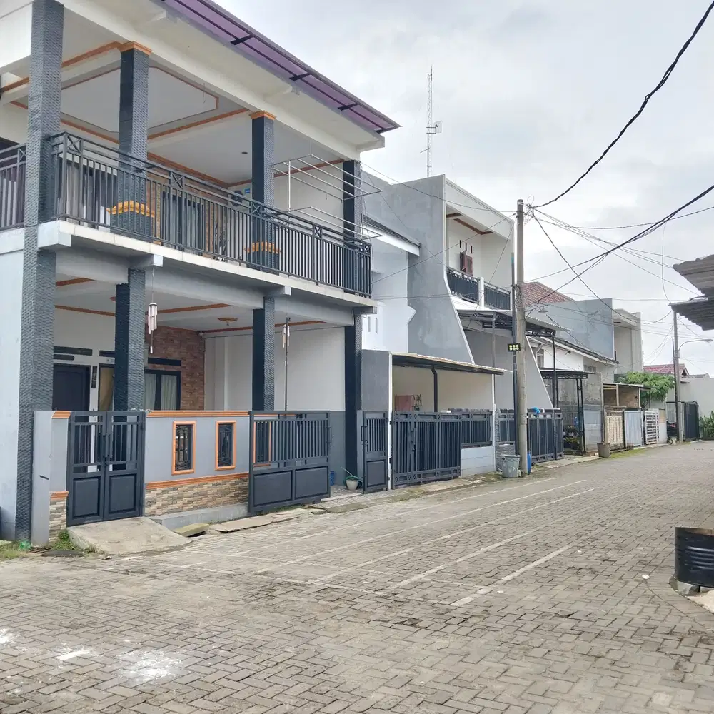 Di jual rumah megah kokoh 2 lantai full di ciledug