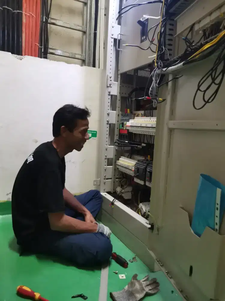 Jasa instalasi dan perbaikan sistem kelistrikan