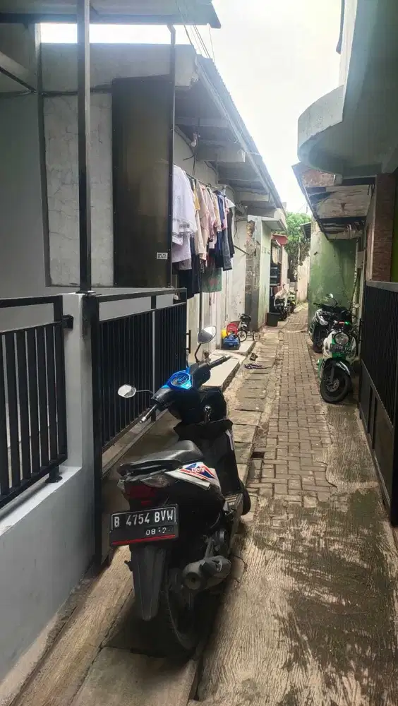 Di jual rumah di peninggilan Ciledug Tangerang kota